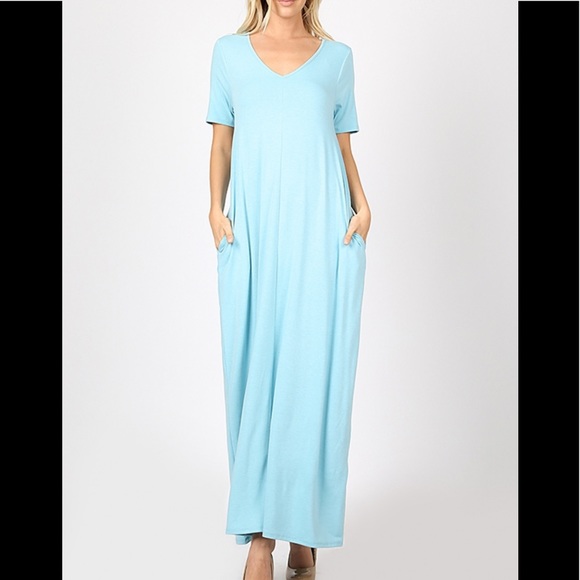 Restocked- V-Neck Maxi Dress - Picture 5 of 6